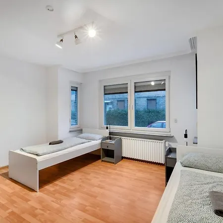 Modernes Erdgeschoss-apartment Mit Terasse Апартаменты Целле