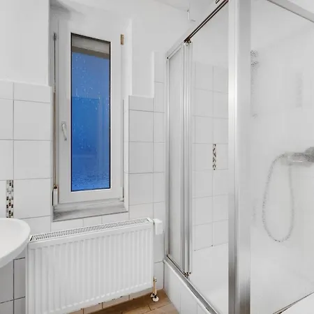 דירה Modernes Erdgeschoss-apartment Mit Terasse סלה