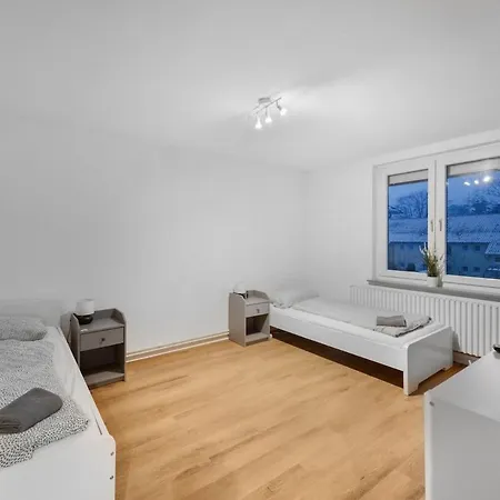 Modernes Erdgeschoss-apartment Mit Terasse