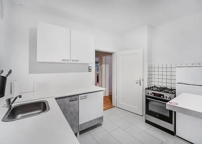 Modernes Erdgeschoss-apartment Mit Terasse