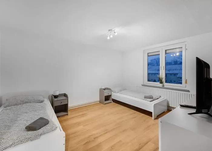 Modernes Erdgeschoss-apartment Mit Terasse